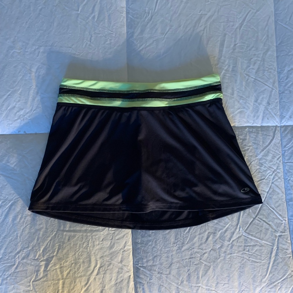 Woman’s champion Duo Dry skirt with built in shorts